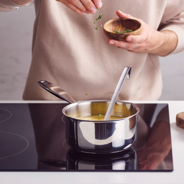 Maestro 1.7 Qt. Saucepan with Lid