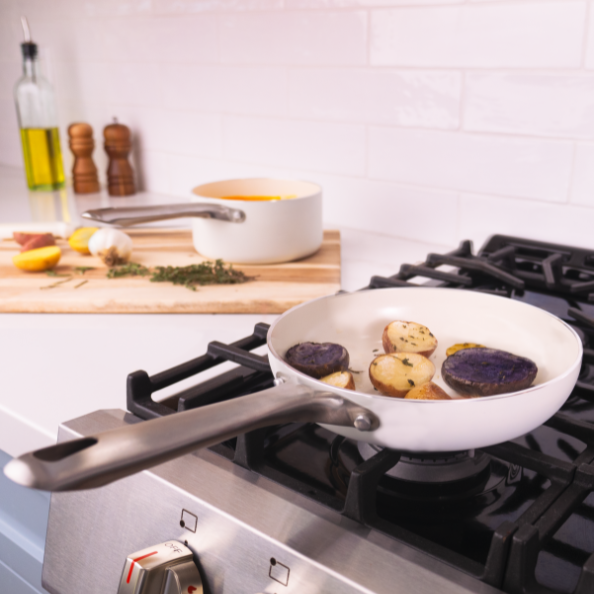 Mobi 8-Piece Ceramic Cookware Set | Cannoli Cream